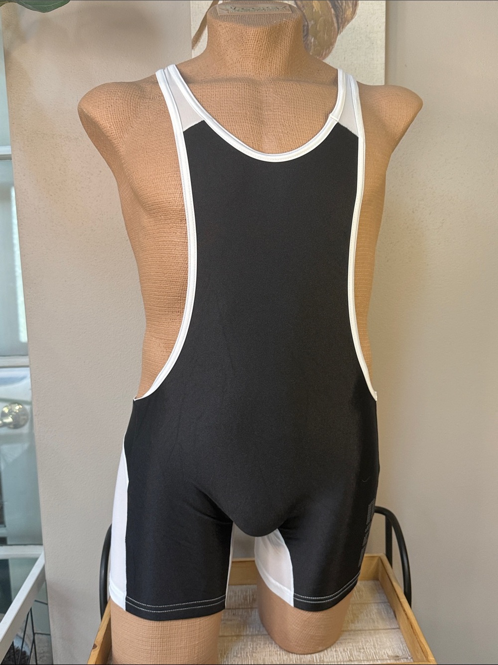 N2N Semi-Sheer Singlet Medium NWT